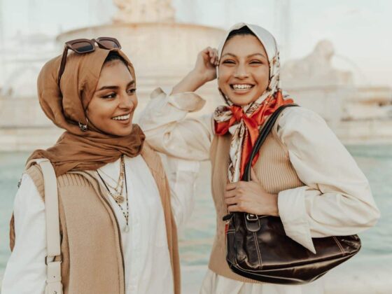 30+ Beautiful Middle Eastern Woman With Hijab And Blue Scarf Jewelry Stock  Photos, Pictures & Royalty-Free Images - iStock